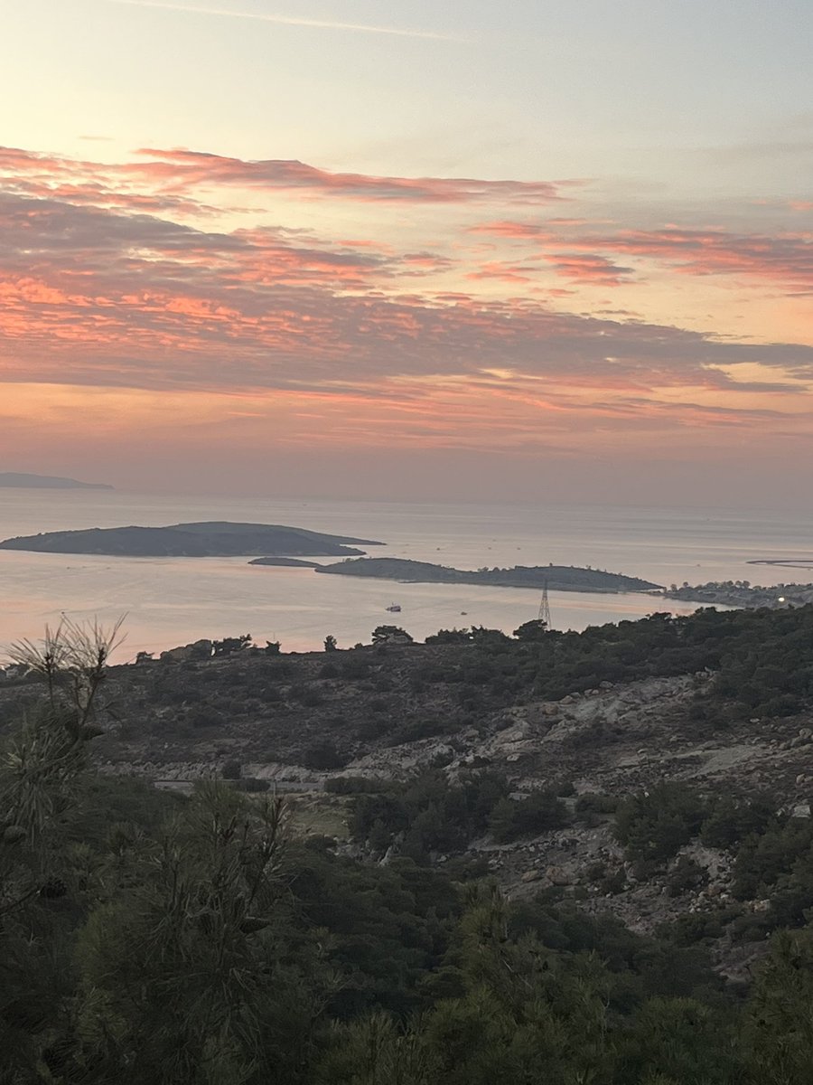 Tayfun_7645's tweet photo. Seyir Kafe Foça https://t.co/ZdPYMjwzaF