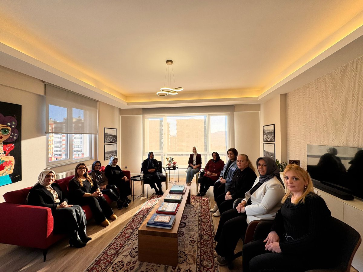 Onikişubat İlçe Kadın Kolları Başkanımız Nursel Kaçamaz ve yürütme kurulu üyelerimiz Fatma Zehra Aslantaş’a hayırlı olsun ziyaretinde bulundu 🧡

#nurselkaçamaz
#akkadınonikişubat