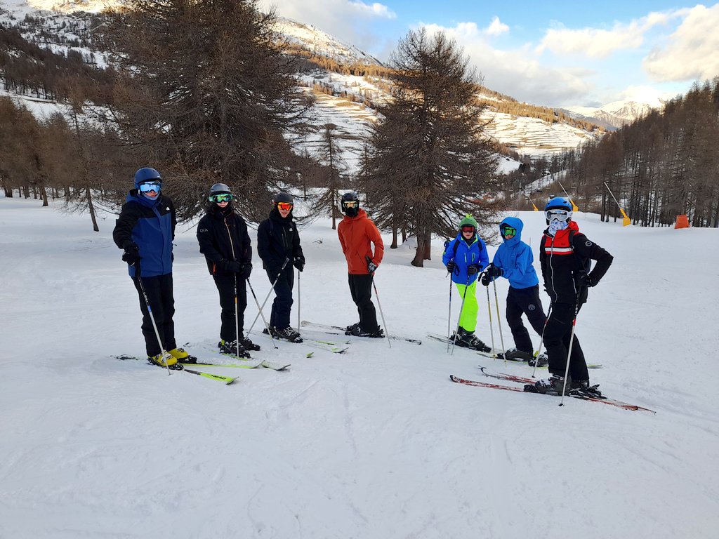 @teamRBCS (@teamrbcs) on Twitter photo Great work from both groups today. Lots of technique work in the morning  and more piste coverage in the afternoon. <a href="/ReadingBlues/">ReadingBlues</a> 🔵🟡👌 Great work from both groups today. Lots of technique work in the morning  and more piste coverage in the afternoon. <a href="/ReadingBlues/">ReadingBlues</a> 🔵🟡👌