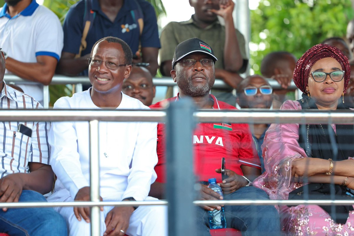 A goal from each side was enough for Kenya and Burundi to settle for a thrilling 1-1 draw in the highly anticipated EAC Inter-Parliamentary football match at Mbaraki Stadium, Mombasa County.  

I joined an energetic crowd of fans, including Members of Parliament, to cheer on the