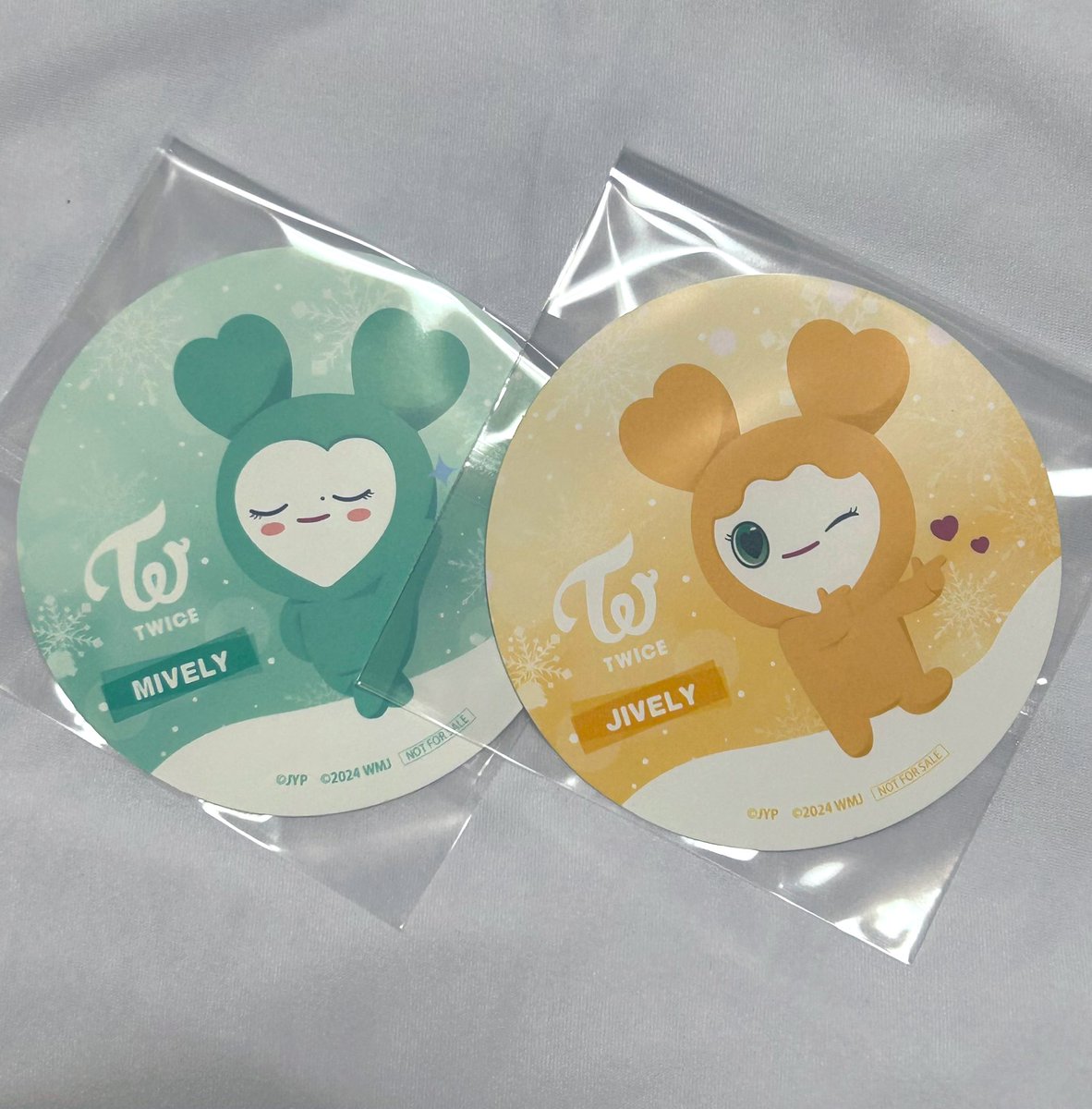jo___29's tweet photo. TWICE gigo コー���ター 交換

譲 ジヒョ ミナ

求 サナ (前回の・同種○)

なるべく纏めて交換の方🙇‍♀️
郵送交換でお願いします https://t.co/L2T8hUEMiT
