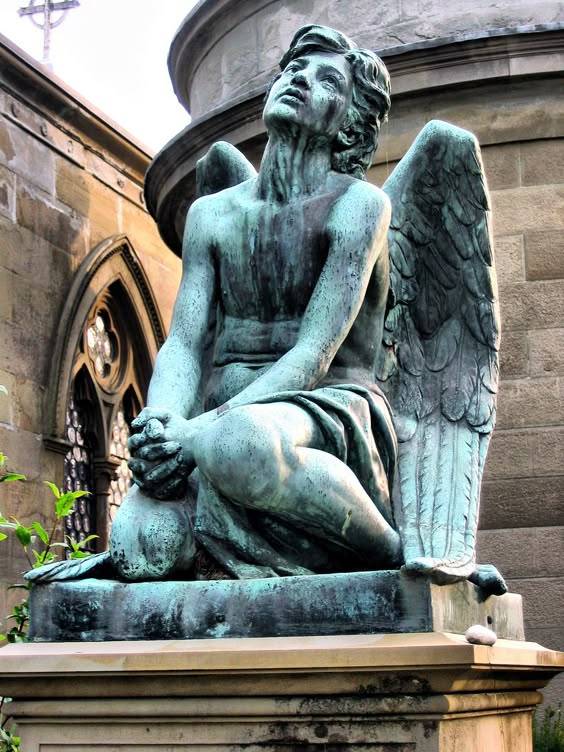 #friedhof #grabstein #angelofgrief #weepingangel
#weinenderengel
#angelodeldolore
#engeldertrauer
#ángeldeldolor #ángeldelapena #angeduchagrin #angepleureur #grabengel #friedhofsengel #angelofdeath