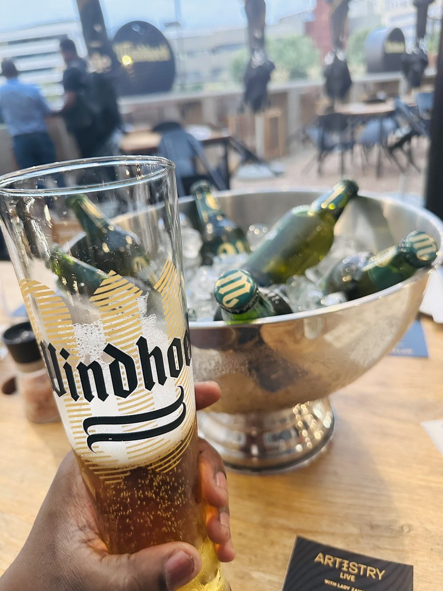 MissNomusa_'s tweet photo. Having an amazing night at the #ArtistryLive ✨ The Music, the food and the company is perfect 👌🥰 #WindhoekBeerSA #100Real 

@WindhoekBeer_SA https://t.co/pMUZOmEgiM