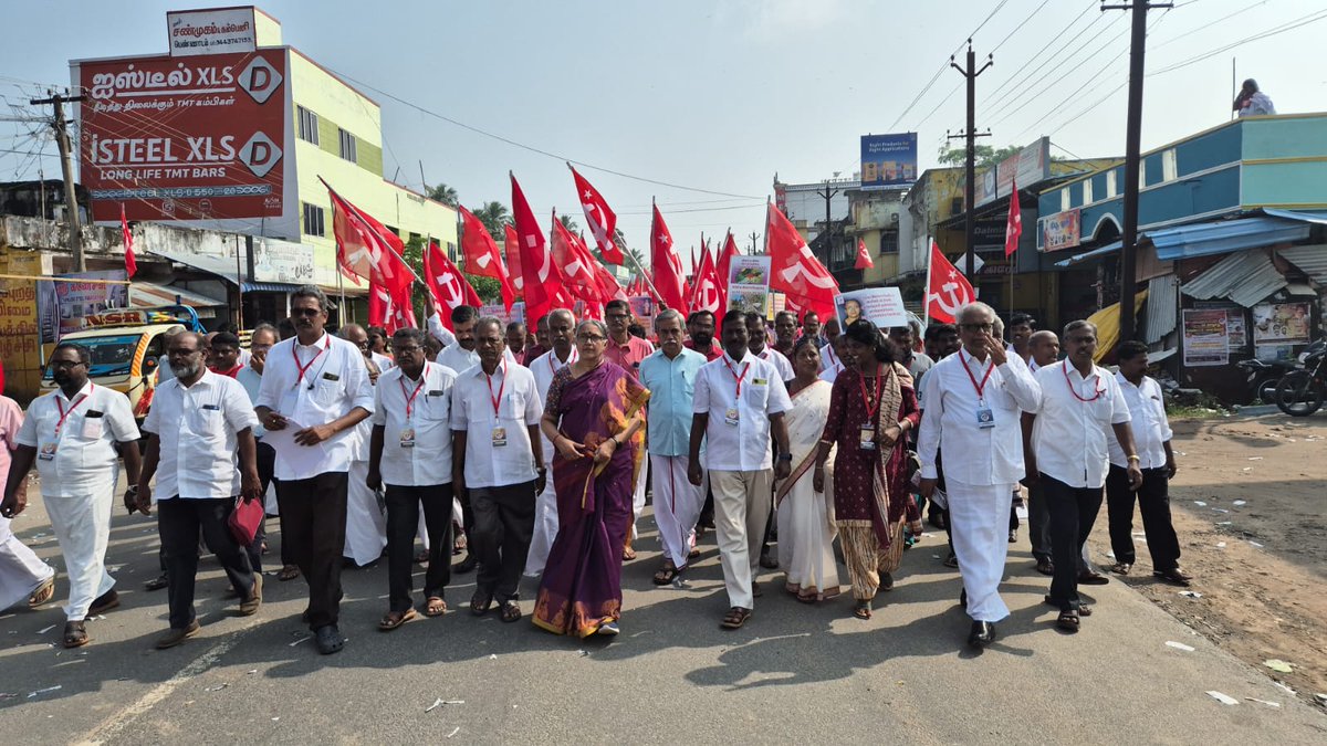 CPIMcuddalore's tweet photo. பெண்ணாடத்தில்...

மார்க்சிஸ்ட் கம்யூனிஸ்ட் கட்சி ...

கடலூர் மாவட்ட 24 வது மாநாடு எழுச்சியுடன் துவங்கியது...

மக்கள் கோரிக்கைகளை ..

விண்ணதிர முழங்கி கம்பீரத்துடன் செம்படைபேரணி https://t.co/JNjnUyeE5o