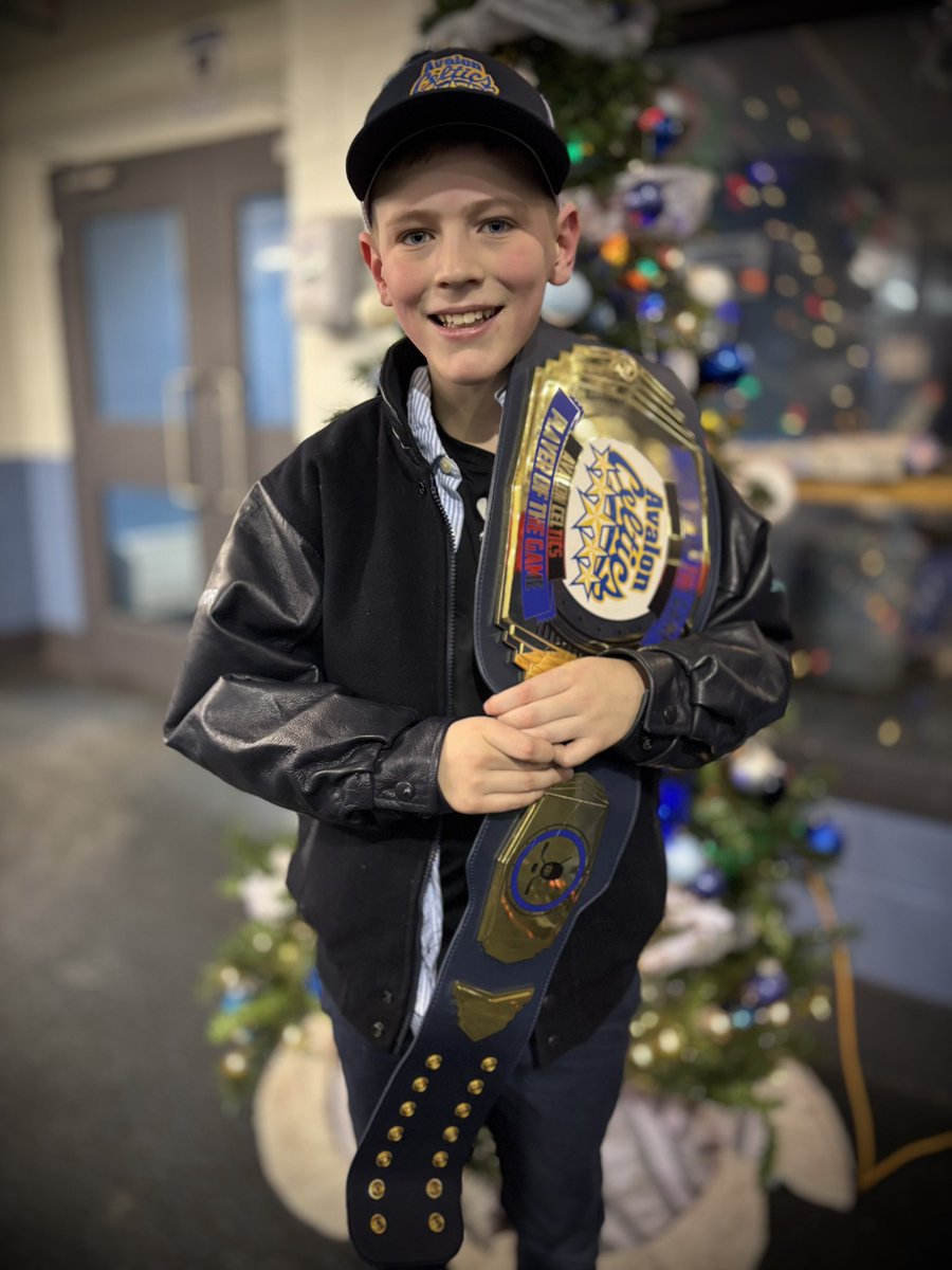 AvalonU11a's tweet photo. Day 2 of U11AAA off to a good start! Avalon take a 5-4 win against Mount Pearl in an intense game! 

Congrats to PATRICK DOYLE on earning the Manager’s Choice Award and to BLAKE CHAYTOR on earning Player of the Game 🏒🏒

🚨First goal alert for GRADY MALONE!!!

@AvalonCeltics https://t.co/yYkeXIoerD