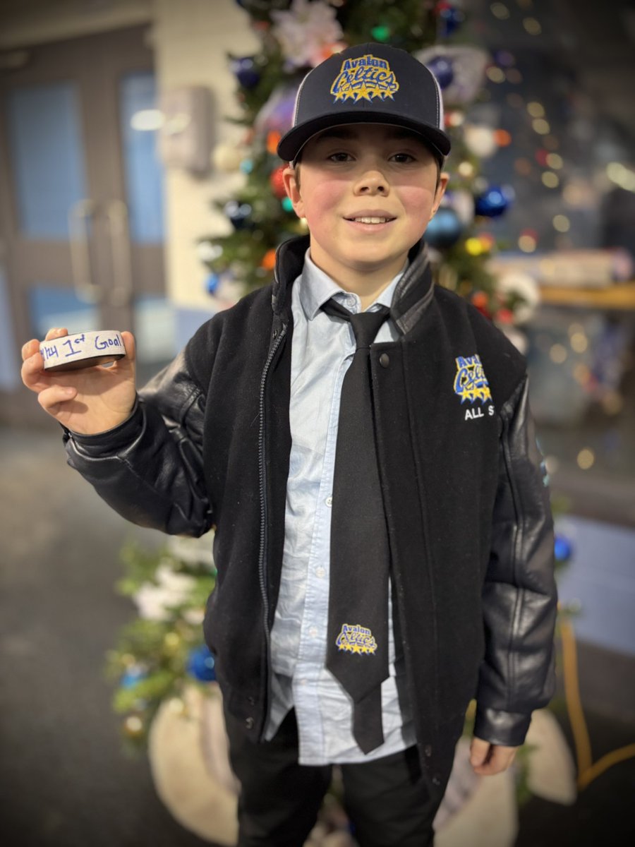 AvalonU11a's tweet photo. Day 2 of U11AAA off to a good start! Avalon take a 5-4 win against Mount Pearl in an intense game! 

Congrats to PATRICK DOYLE on earning the Manager’s Choice Award and to BLAKE CHAYTOR on earning Player of the Game 🏒🏒

🚨First goal alert for GRADY MALONE!!!

@AvalonCeltics https://t.co/yYkeXIoerD
