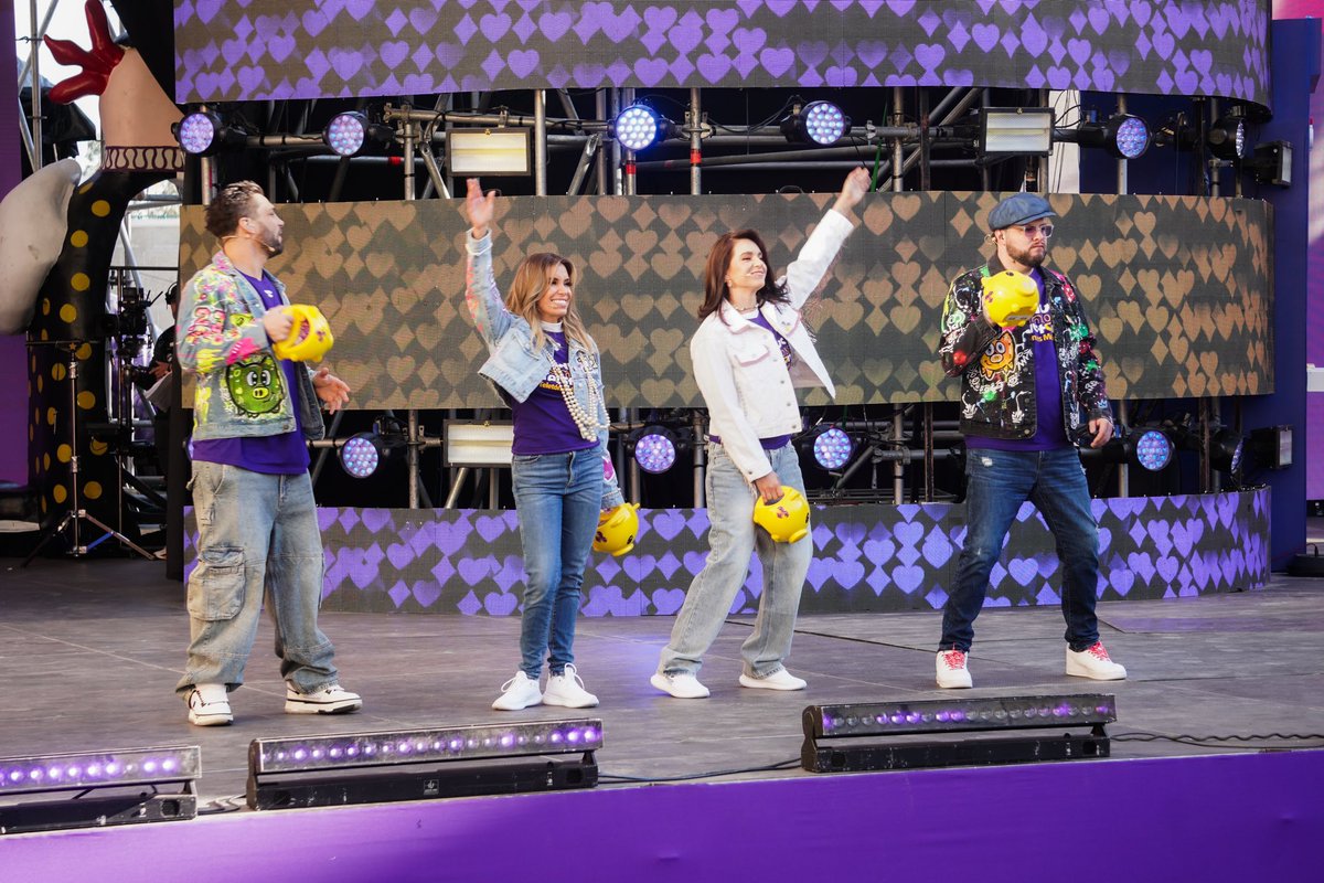 Canal_Estrellas's tweet image. La familia del @programa_hoy unen su fuerza y talento para llenar de risa y diversión estas primeras horas del #Teletón2024

#OrgullosamenteTercos
#TodosSomosTeletón 💛💜