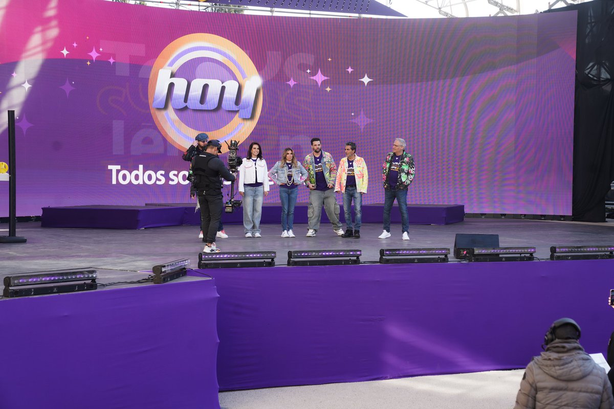 Canal_Estrellas's tweet image. La familia del @programa_hoy unen su fuerza y talento para llenar de risa y diversión estas primeras horas del #Teletón2024

#OrgullosamenteTercos
#TodosSomosTeletón 💛💜