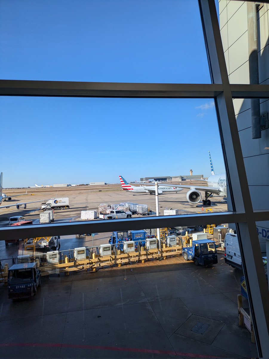 Today is my final day staying in Texas  😭
I truly appreciate my bros <a href="/my_koSSB/">My_ko</a> <a href="/nwaDanbi/">NWA Danbi</a> and everyone I played smash with here and it was an incredibly fun experience for me.
I hope to see you guys again!