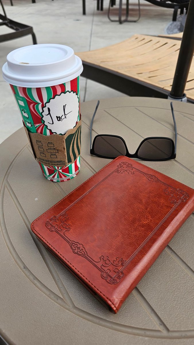ParkCommandos's tweet photo. Good Morning! 

Day 2 of doing absolutely NOTHING until 3pm. 😎

#dockside
#universalstudiosorlando 
#themeparklife https://t.co/aQ0SDU0yNP