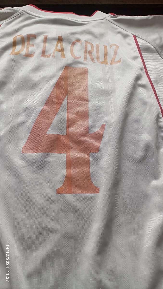 JackTheRipperEc's tweet photo. Ésta camiseta me la dió el Gran Ulises hace años, hoy su hijo hará historia con Liga... YO TE DARÉ!! @LDU_Oficial https://t.co/bTzuNhXAPe