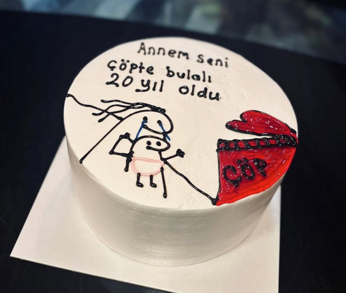 HaklsnCanim's tweet photo. Aa kim yaptırmış pastayı?
Cevap:Abim https://t.co/j5w9Yx03BF