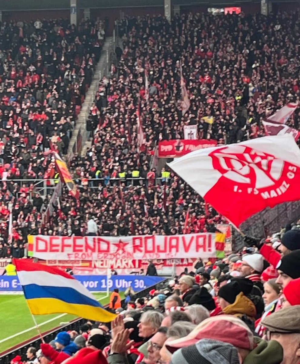Lara_Kurdistani's tweet photo. Germany 🇩🇪⚽:
Today at the game 1FSVMainz05❤️ against FC Bayern Munich❤️
Free Kurdistan❤️🩹🌞💚
@1FSVMainz05 @FCBayern #SaveRojava #DefendRojava #RojavaBibinYek #FreeKurdistan https://t.co/aGgi2mmDkl