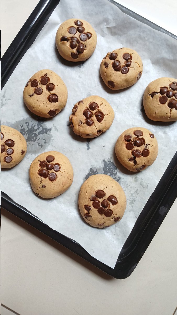 H-130 | Today aku belajar nyantai, lebih ke latsol sama review soal yang salah. seputar pu ppu pbm karena pas nyoba pk langsung istighfar cm bs 3 nomor,  Terus tadi nyambi bikin cookies buat cemilan belajar