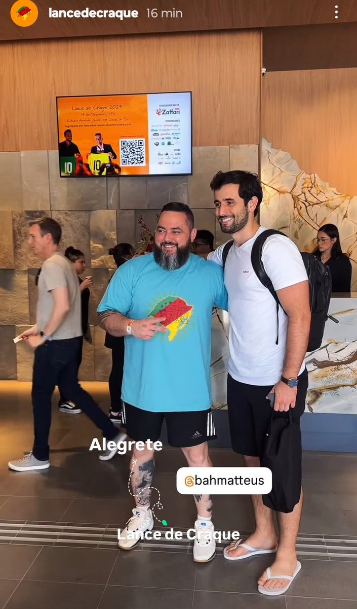 TchedeDeus2024's tweet photo. Por onde o Matt passa, ele é bem querido ❤️
#LancedeCraque
https://t.co/DNPKwOzHBP https://t.co/ElhVZ1e2Mp