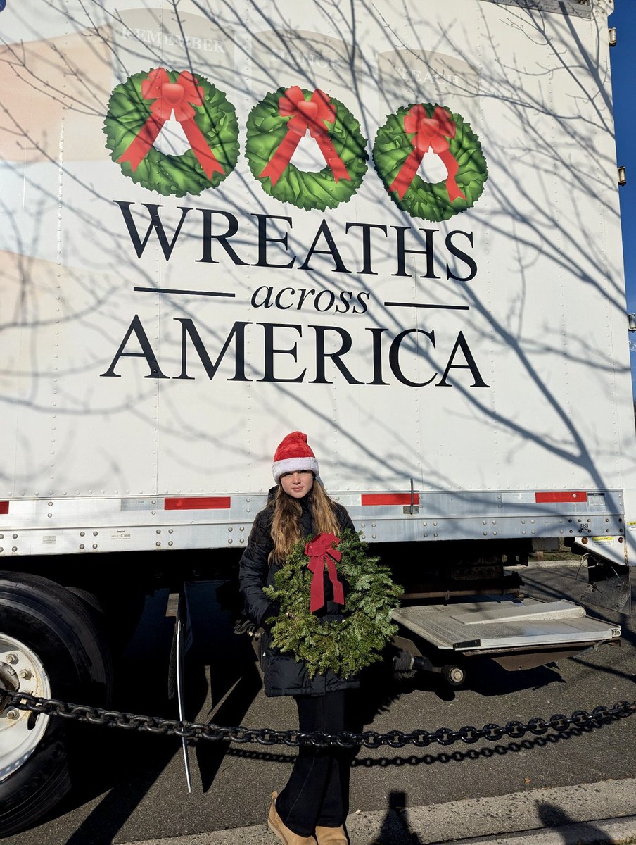 Kidz4aCause's tweet photo. Magical morning at @ArlingtonNatl @WreathsAcross honoring those who served! ❤️🤍💙 #wreathsacrossamerica #SupportOurTroops #kidscanhelp https://t.co/h8tuSdOu3Z