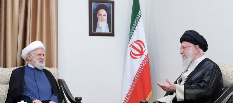 #نعيم_قاسم 
هلق صار بدك حوار
واستراتيجية دفاعية ووحدة وطنية وحرية وسيادة واستقلال؟
-
مفكر انو نحنا نسينا عشرات الاغتيالات؟

مفكر نسينا القمصان السود ب ٧و ١١ ايار (حيث دُحرتم في جبل #كمال_جنبلاط)

روح لعند معلمينك الايارنة وبعدها انشالله حد سلفك ووفر علينا كذب و دجل ولعيان
🐕