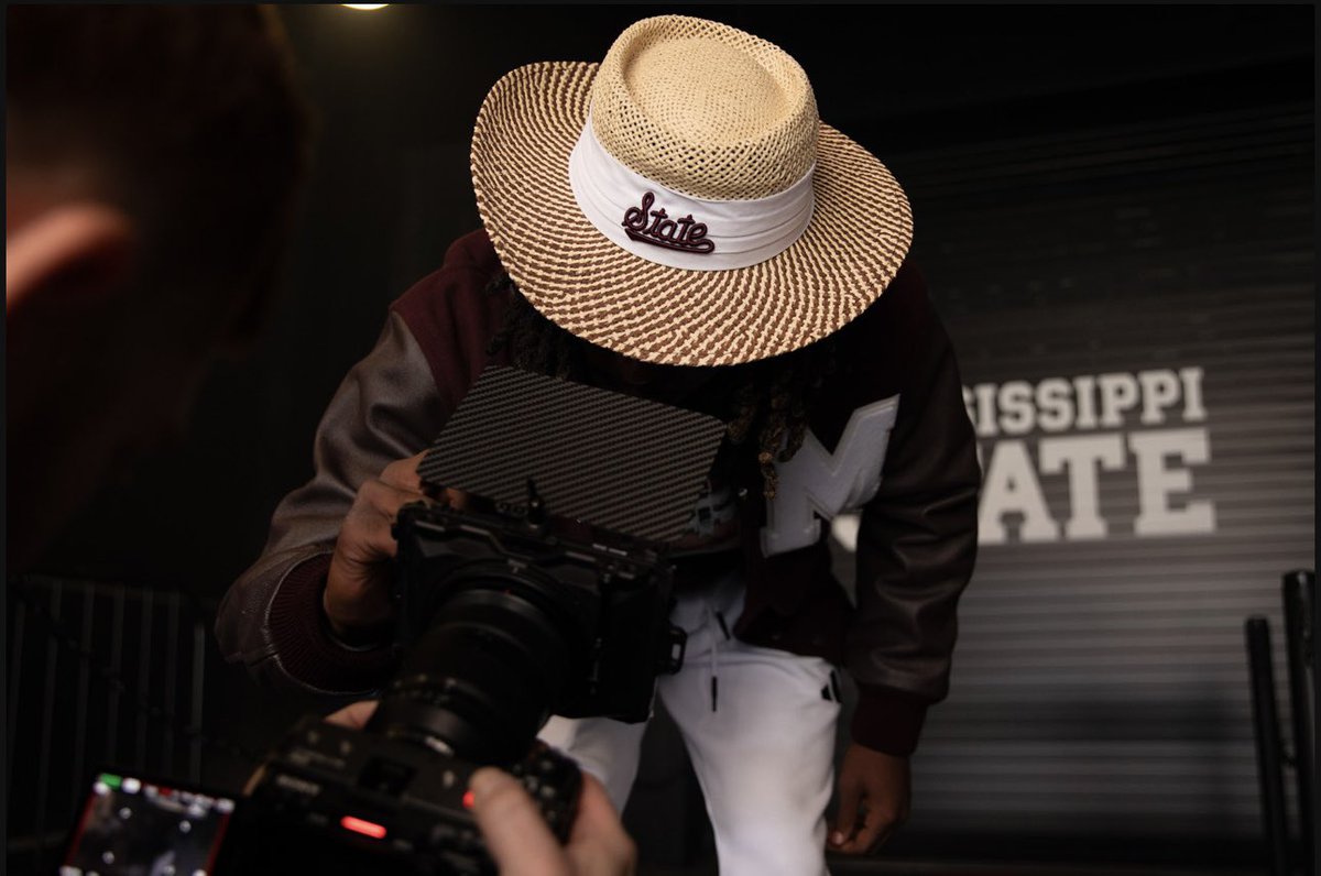williams_jayven's tweet photo. Bleeding Maroon and White @Coach_Leb🐶 https://t.co/DijSH31Khs