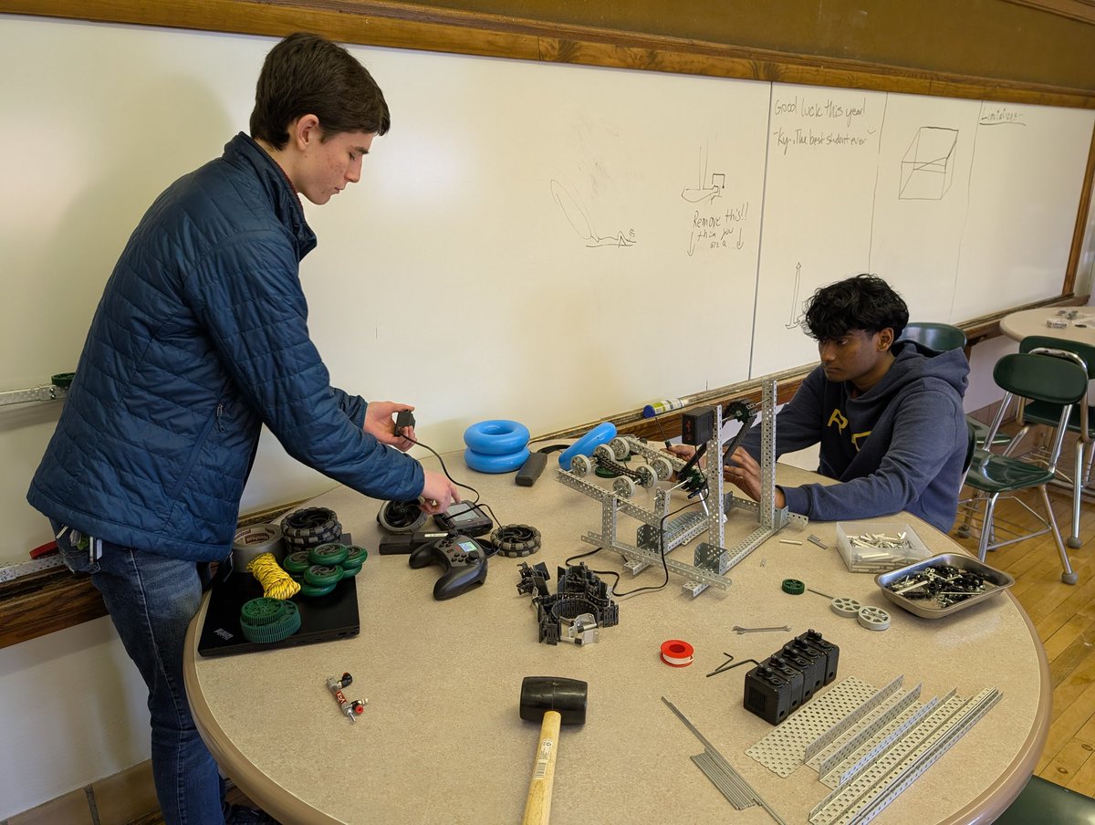 RRHS Robotics tweet media