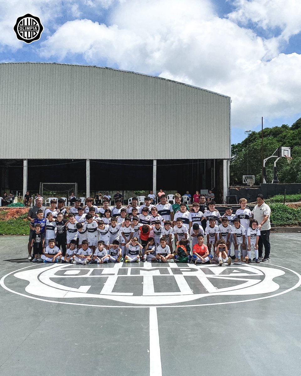 Esta es la Academia Olimpia Futsal. ⚽️🔛

#SoyDelOlimpia ⚪️⚫️⚪️