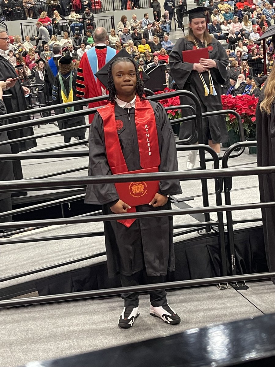 𝐂𝐨𝐧𝐠𝐫𝐚𝐭𝐮𝐥𝐚𝐭𝐢𝐨𝐧𝐬 𝐄𝐥𝐬𝐢𝐞! 🎓

Elsie Harris is officially a Jax State grad! We’re proud of your hard work on the court and in the classroom!

#StayCocky🐔 | #FearTheBeak👌