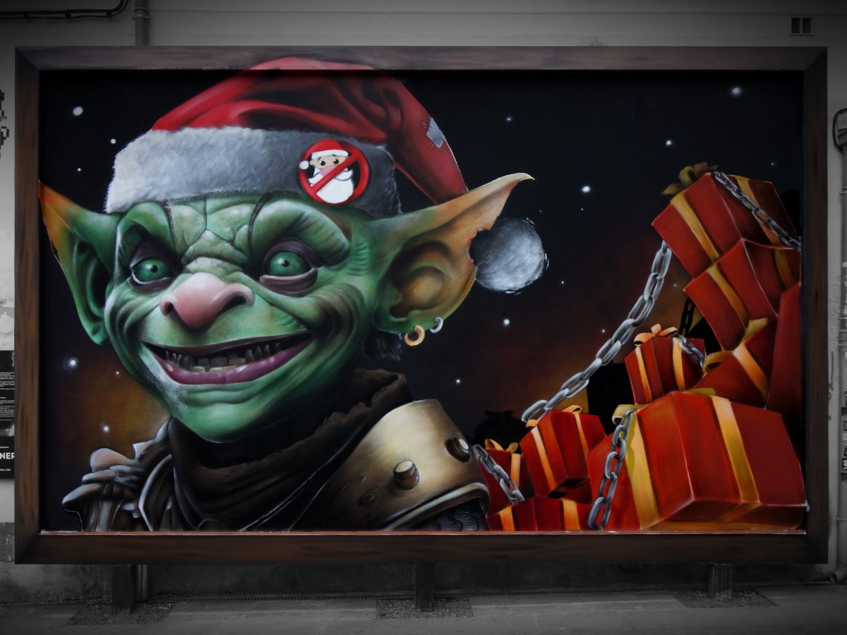 CorreErwan's tweet photo. Sale coup ! 😮
Le Père Noël a disparu ! 🎅
(cf. mon post de ca matin... 😑)
Mais il a vite été remplacé ! 😃
Par un Yoda 🤔... qui aurait comme sombré du côté obscur ! 😱
Le nouveau M.U.R. rue Vasselot à #Rennes par Scaf Oner ! 😉
#StreetArt #ArtPopulaire #ScafOner #PèreNoël https://t.co/zlFg39F5Ke