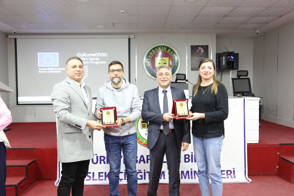 ADVANHalit's tweet photo. TBB Eğitim Merkezi adına Diyarbakır Barosu avukatlarına Sn. Av. Yankı Büyüksezer ile  Kira Hukuku Uygulamaları seminerini yaptık. Hocamıza teşekkür ediyoruz. https://t.co/NrSdlJL3td