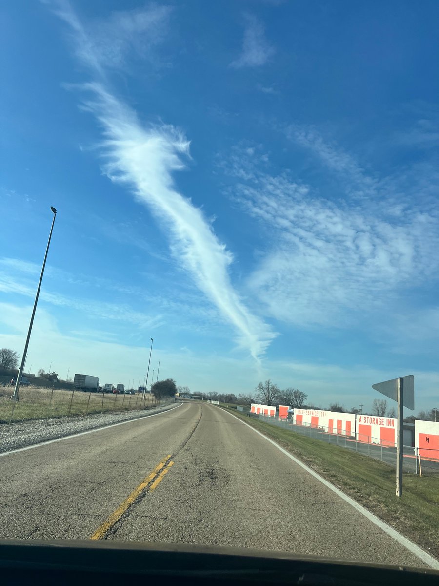 pREJEKTS's tweet image. This has been almost daily in the @stltoday @bellevillenewsd  @OFallonIL @ScottAFB area!  Coordinated sky blanketing #solarRadiationManagement
#GeoEngineering