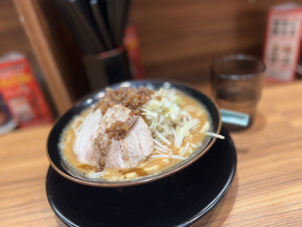 HaluHalu0109's tweet photo. このラーメンも熱々なんだけど、

後ろの席で、ホストが熱く語ってる

そゆの好き https://t.co/ZrQxY5MzSV