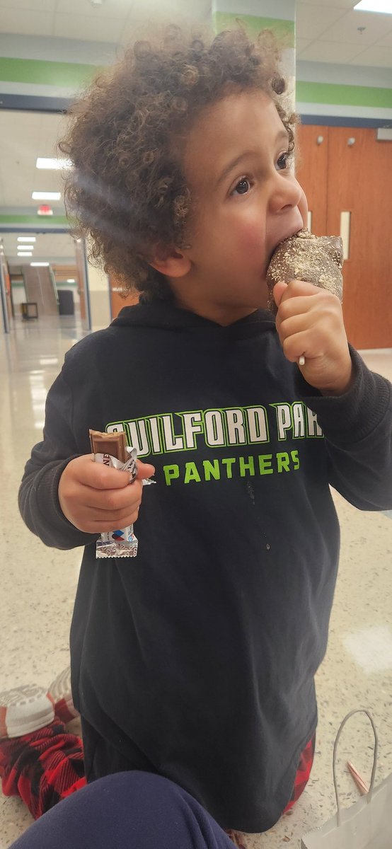 What a great morning at the <a href="/GPHSBoosters/">Guilford Park High School Boosters</a> Reindeer Run! And the <a href="/hcpss_gphs/">hcpss_gphs</a> Craft Fair!! Now nap time and back over for the dance concert!! 💙💚