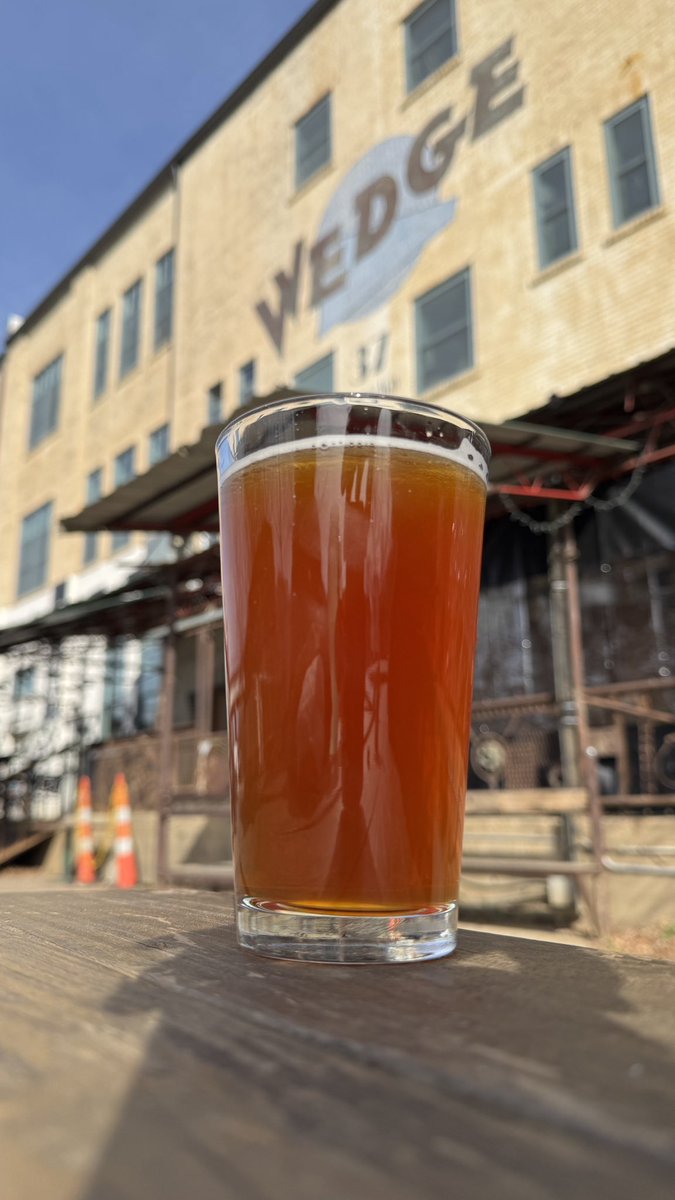 NCLibations's tweet photo. It’s great to see @WedgeBrewingCo open again as the River Arts District slowly rebuilds. Cheers! https://t.co/3tVzAeQNZh