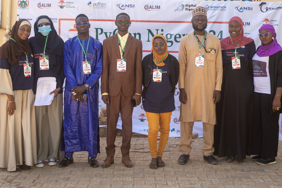 The organizing committee

Join us tomorrow at #PyConNE24 
for different training sessions