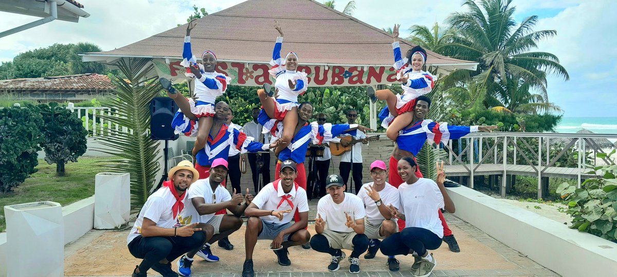 Celebra cada viernes el #DíaCubano junto a nosotros.