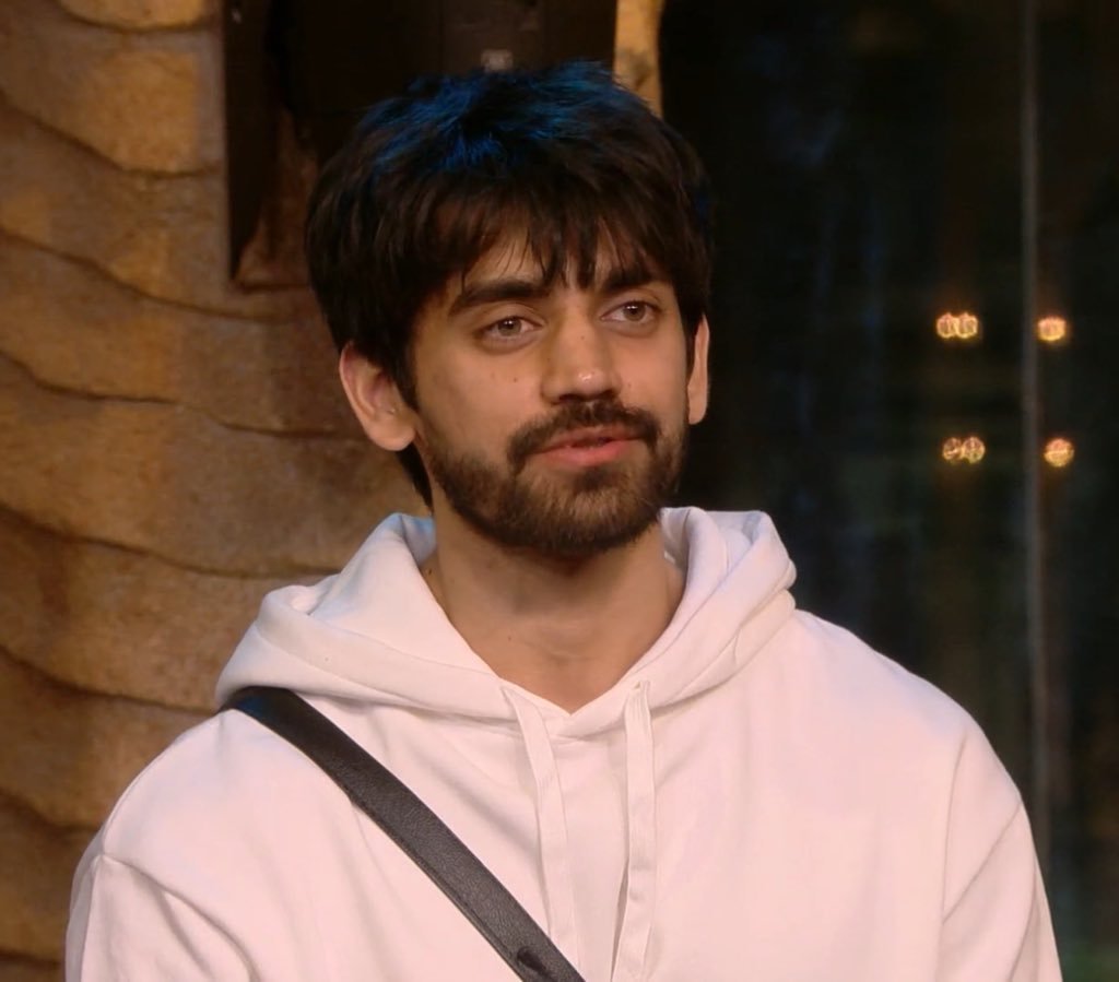 HariomPandey_11's tweet photo. Aaj #SalmanKhan bhai Out of Scripts Gaye hai #AvinashMishra ke liye Relationship par And Avinash ko Appreciate karne ke liye 
#BiggBoss18 #BiggBoss https://t.co/sHH02V9qn1