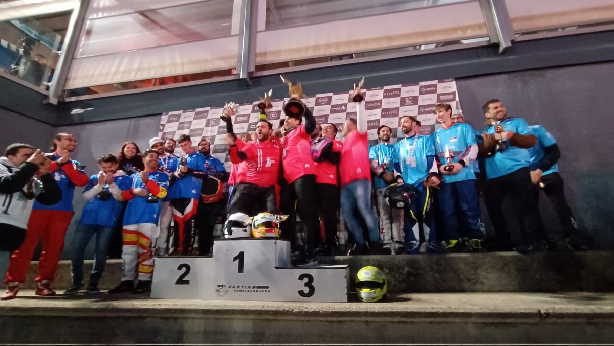 Y ya tenemos a los ganadores de este año: 

1° Equipo 14
2° Equipo 2 
3° Equipo 7

Enhorabuena a todos y gracias otro año más por vernos y a ayudar a <a href="/juegaterapia/">Fundación Juegaterapia</a>