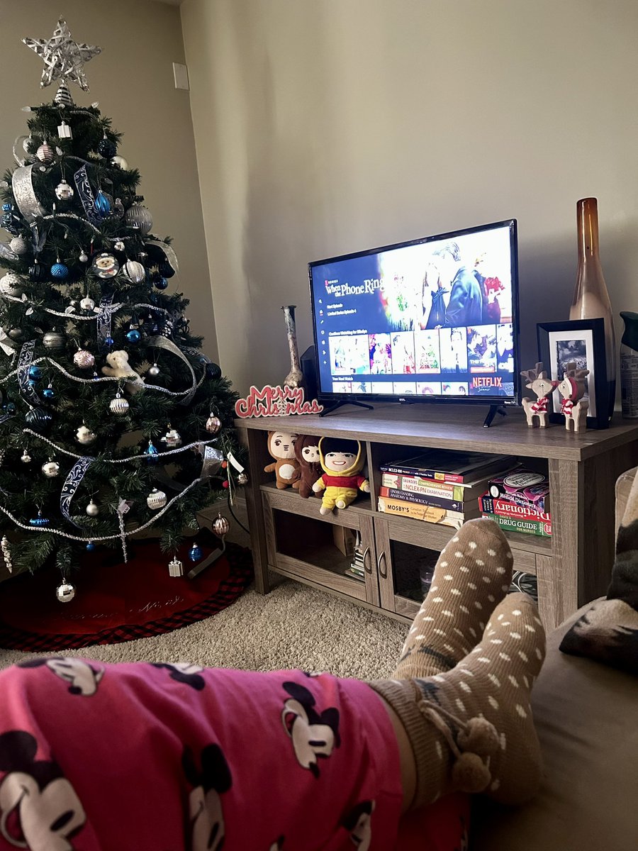 eibalyn's tweet photo. Day Off at last!🎉❤️ spending my whole day with them 😍 #kpopdolls #gominee #kaibear🧸 #SUNGJAE𓆟 https://t.co/vDqlatuKcE