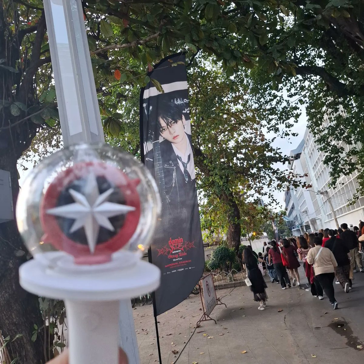 bvN81's tweet photo. ปีหน้าเจอกันใหม่น้าเด็กๆ @Stray_Kids
#dominATE_BANGKOK https://t.co/Rm9peBK8cR