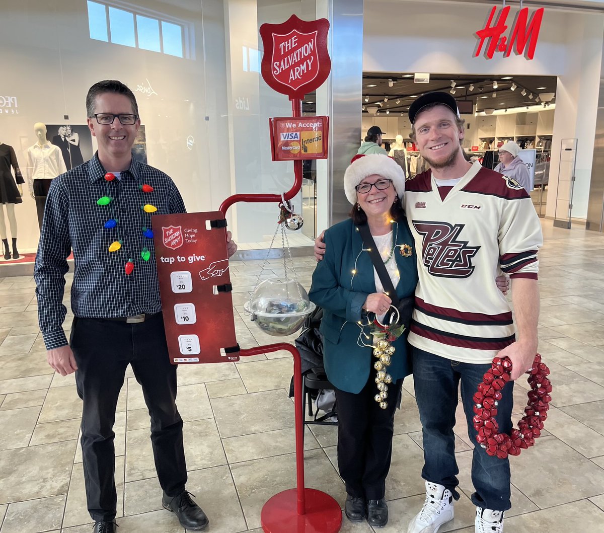 Come on down to visit us ⁦<a href="/LansdownePlace/">Lansdowne Place</a>⁩ by the food court as we ring some Christmas bells for the ⁦<a href="/SAPeterborough/">Ptbo Salvation Army, Peterborough, ON CANADA</a>⁩ Salvation Army kettles. Thank you Councillor Andrew Beamer, Andrew “Panda 🐼” Parnell and everyone who is donating. ⁦<a href="/CityPtbo/">City of Peterborough</a>⁩