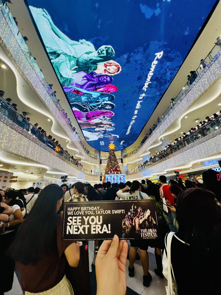 SwiftPola's tweet image. I had the best day with you (swifties) todayyy 🥹🫶🏻 Thank you! @SwiftiesPHL #TheErasFestivalinManilaFinale