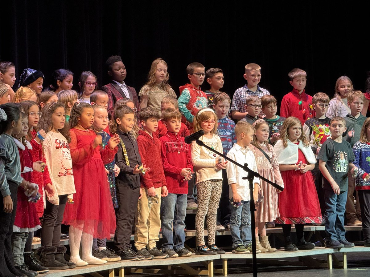 mullinsjennaj's tweet photo. Christmas Concert season in Marauder Country. π΅πΆπ€ππ
π»πβοΈ #GSDPride #MarauderCountry #ThankATeacher #HunterHornets https://t.co/i6eWVSeL8l