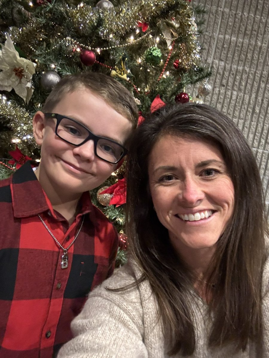 mullinsjennaj's tweet photo. Christmas Concert season in Marauder Country. π΅πΆπ€ππ
π»πβοΈ #GSDPride #MarauderCountry #ThankATeacher #HunterHornets https://t.co/i6eWVSeL8l
