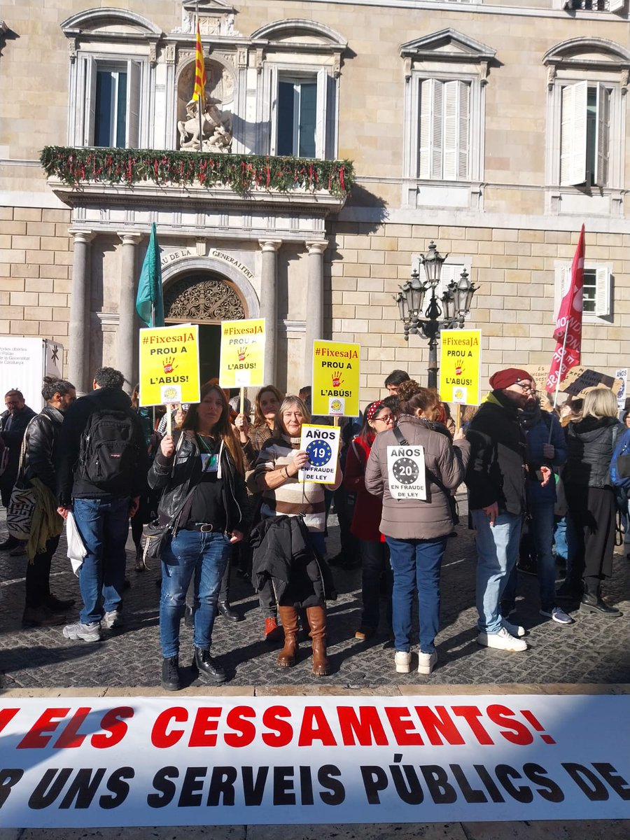 SICATP_lasijcat's tweet photo. @SICATP_lasijcat una vegada més per la #FisexaJa. Gràcies a tots/es els/les companys/es q heu anat i a la resta de col·lectius; la lluita pel frau I l'abús és de tots, i junts hem de romandre. Ens veiem en la pròxima #Somjusticiacat #SICATP #capinterinalcarrer @rne @OndaCero_es https://t.co/RC8GrnrIMM