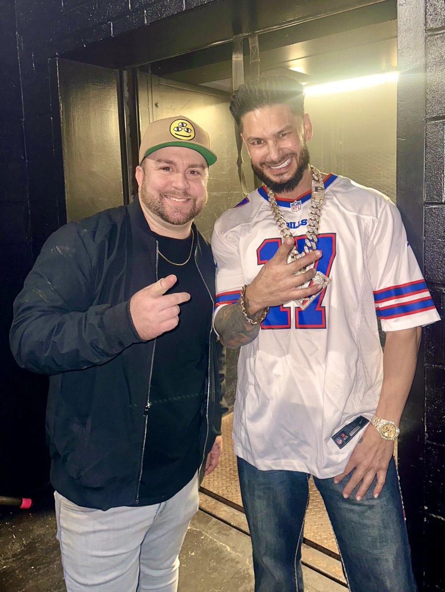 I said “Go Bills” … he said “Ya Buddy”!

My guy DJ Pauly D rocking the Josh Allen, Buffalo Bills jersey!
