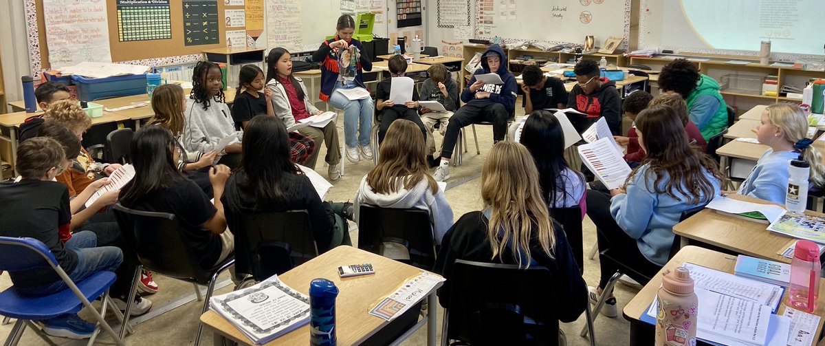 MissKCroft's tweet photo. The #IndigenousLearningWeekWCDSB includes:

1. Whole school presentations about the canoe, Inuit ways of life, and @CanGeo Indigenous Peoples map of Canada. 

2. First Nations, Métis, and Inuit lessons to Kindergarten - Grade 8 classes. 

@WaterlooCDSB https://t.co/U3j9aE8xvD