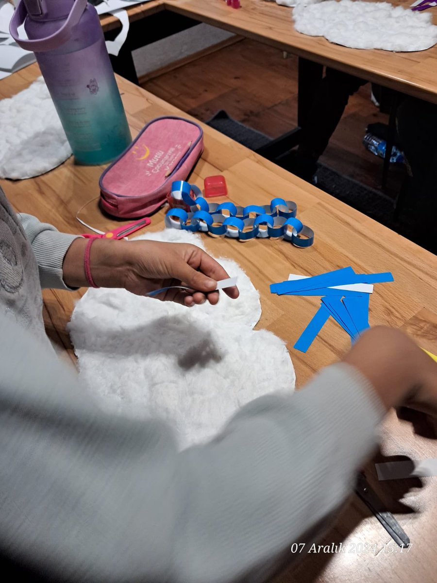 Diğer Yarım Projesi her cumartesi devam ediyor. 
Çocuklar hem öğreniyorlar hem eğleniyorlar. 4 haftadır devam eden derslere 5. hafta bir mola vereceğiz. Molalarda çocuklar sosyal, kültürel, sanatsal veya sportif faaliyetlerle zaman geçiriyorlar ☺️
#diğeryarımprojesi