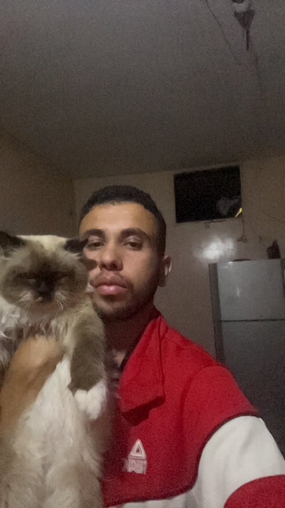 Leo and I desperately need you. My acc is being targeted with bans and reports by Zionists, and my tweets are not reaching everyone. Please, if u see this tweet, repost and comment with 🍉 or 🇵🇸. And if you’re not following me, please hit follow.