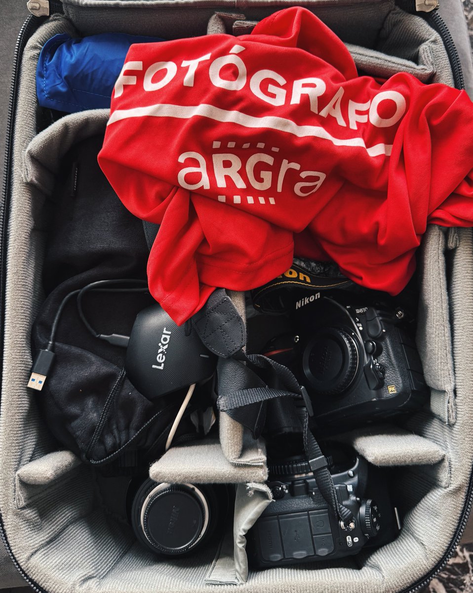 🚨ME CENSURARON EN RACING
Tengo todo listo, pero luego de más de 15 años de trabajar como reportero, es la primera vez que desde un club escriben a @argra_ avisando que no voy a poder entrar. Los dirigentes de <a href="/RacingClub/">Racing Club</a> me robaron y encima me quitan el derecho a laburar 🧵