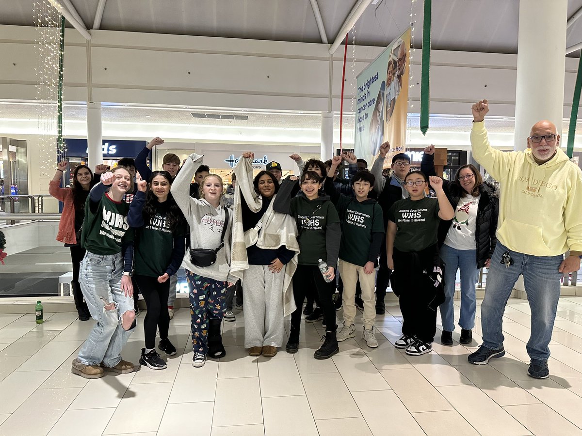 WJHSSpirit's tweet photo. WJHS! Mr. Ramirez, 
Student Gov’t Advisor &amp; 
Mrs. Jones, School Psychologist celebrated our end of the year holiday party @ the Regal Theater Poughkeepsie Galleria with our amazing dedicated Student Government Club!! 2024-25!!🎄🎄 https://t.co/jooGA2bwUR
