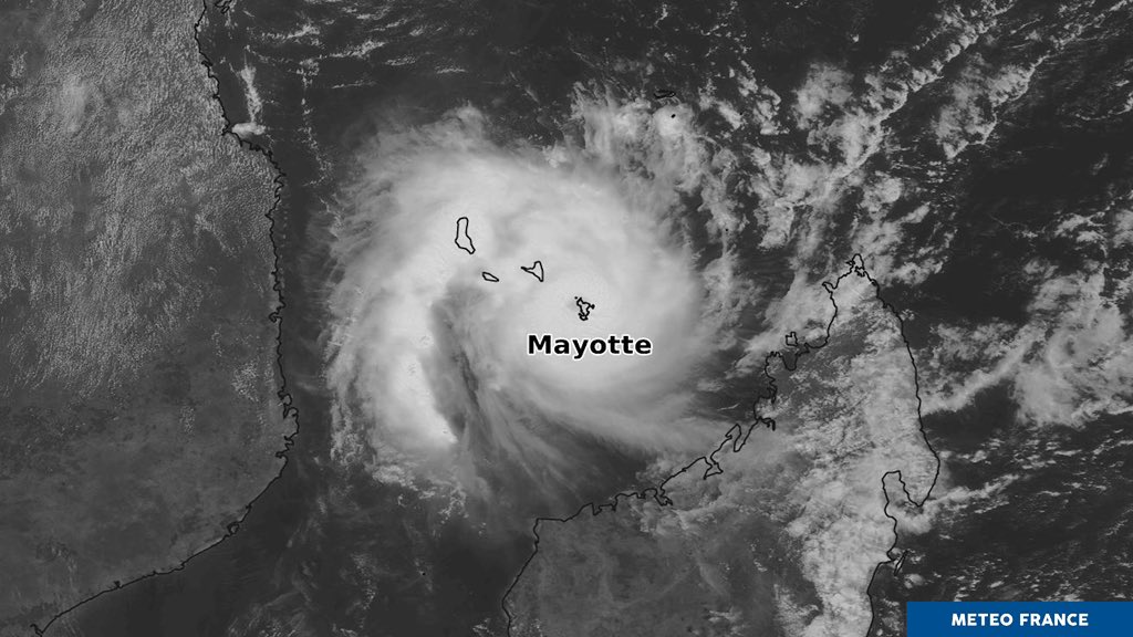 La tempête en cours à Mayotte engendre de lourdes répercussions sur les infrastructures de connectivité, ce qui cause des problèmes de communication et limite gravement  les appels d’urgence. 📞

Cette situation vient s’ajouter aux nombreuses difficultés rencontrées par les