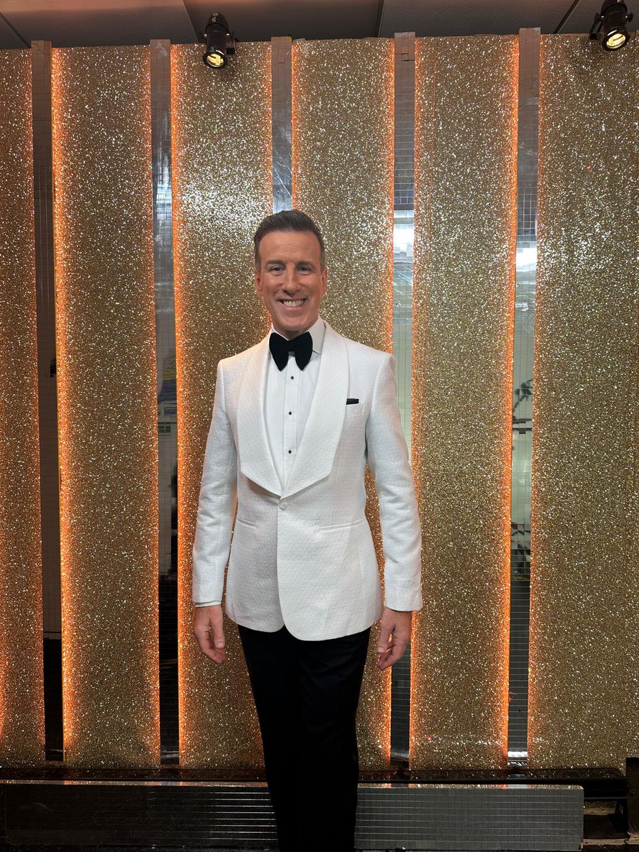 Anton Du Beke tweet media